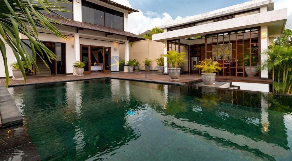 Airis Luxury Villas & Spa Ungasan Exteriör bild
